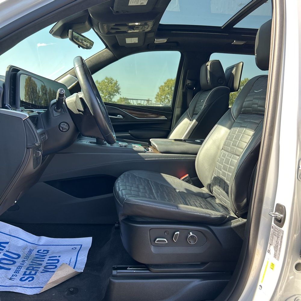 2023 Cadillac Escalade Sport Platinum