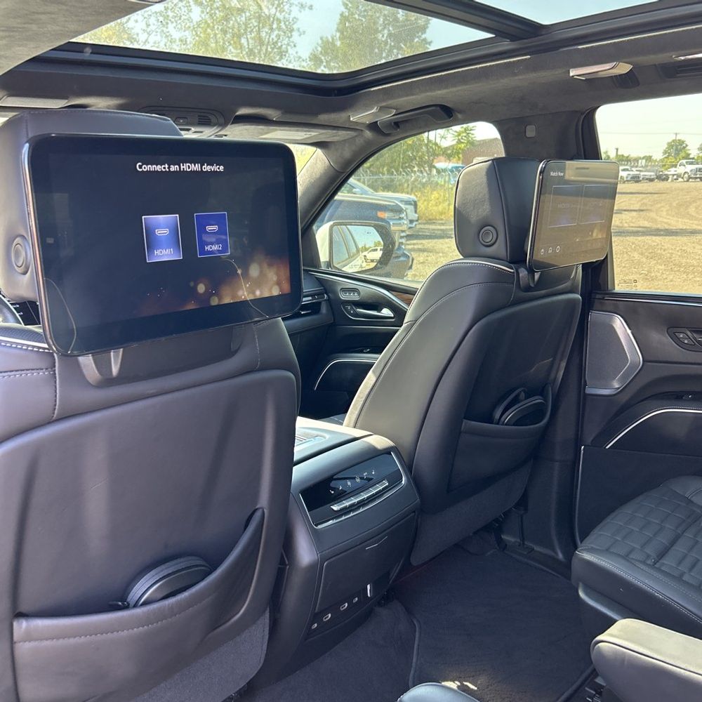 2023 Cadillac Escalade Sport Platinum