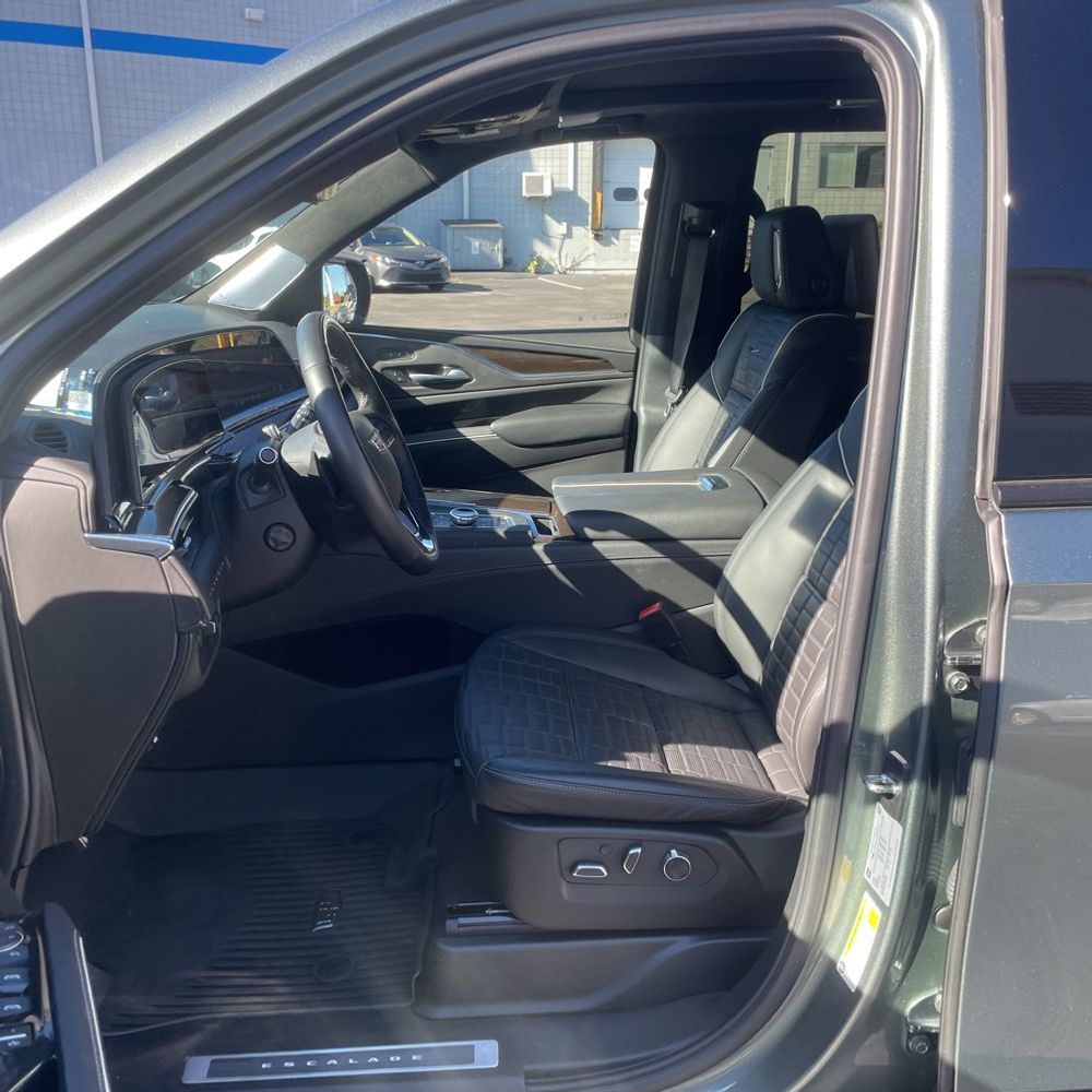2024 Cadillac Escalade Sport Platinum