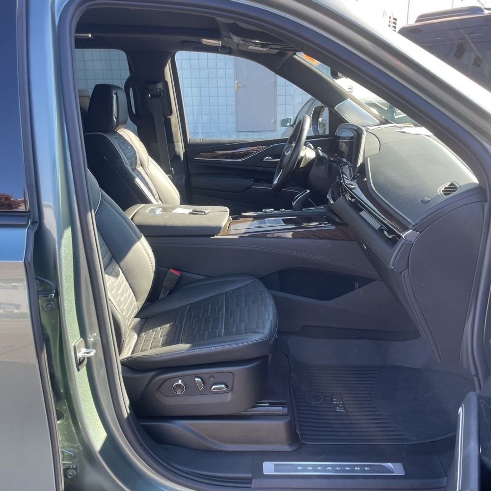 2024 Cadillac Escalade Sport Platinum
