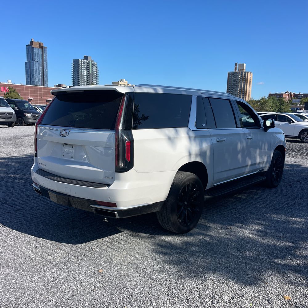 2022 Cadillac Escalade ESV Luxury