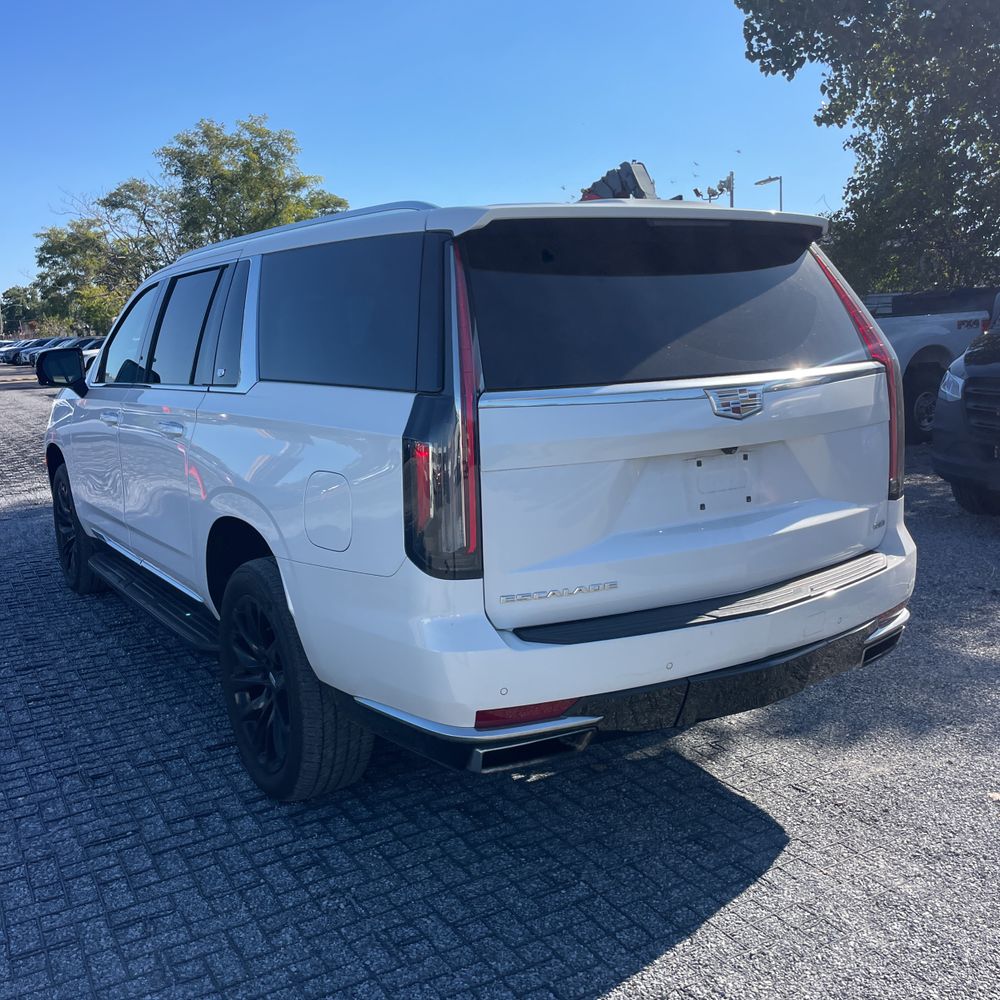 2022 Cadillac Escalade ESV Luxury