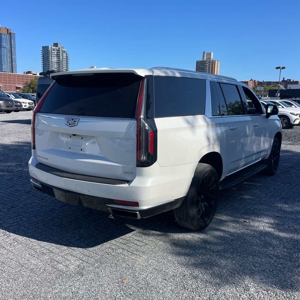 2022 Cadillac Escalade ESV Luxury