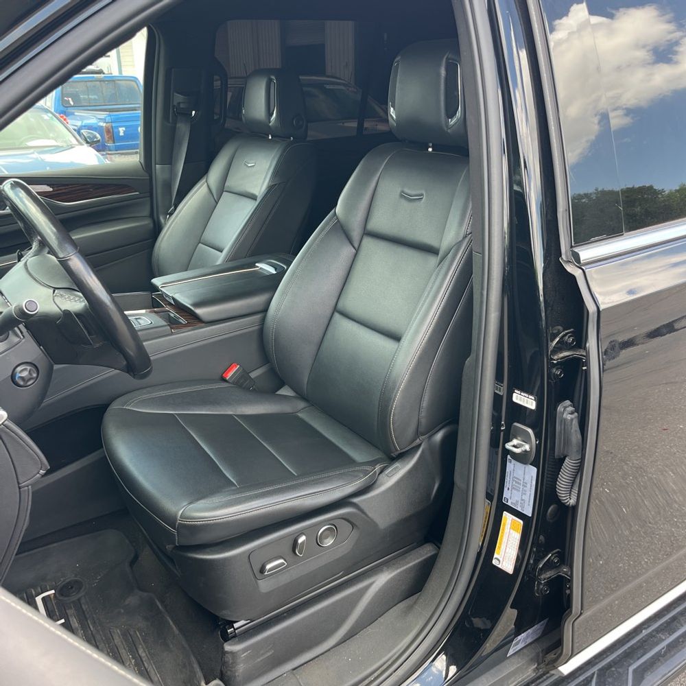2023 Cadillac Escalade ESV Luxury