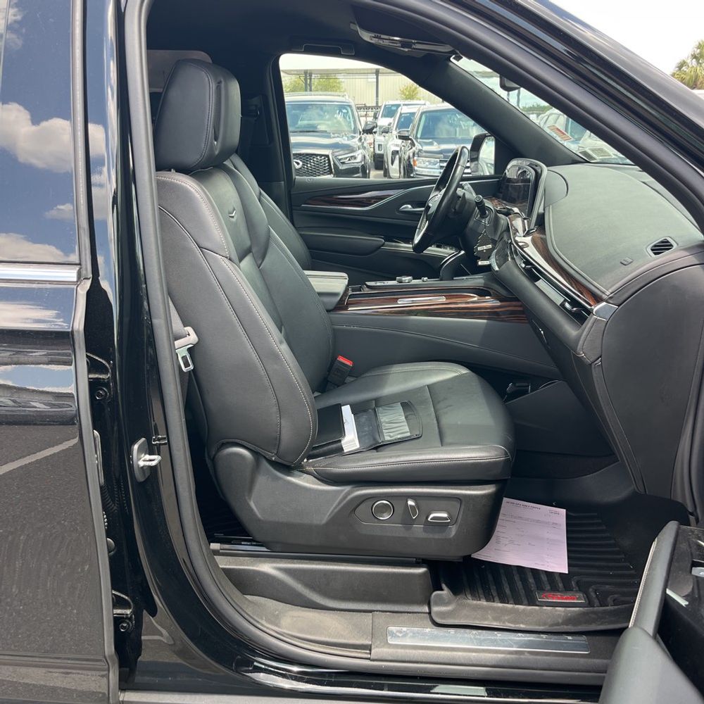 2023 Cadillac Escalade ESV Luxury
