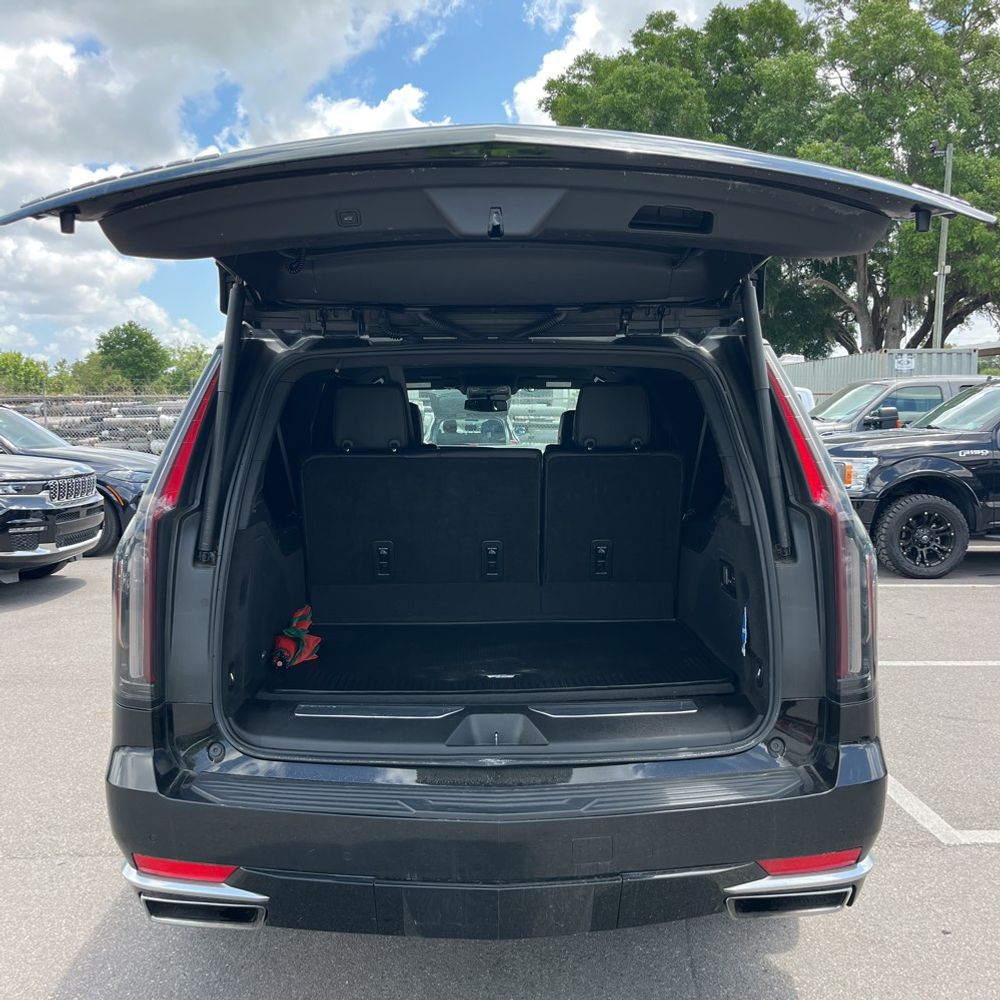 2023 Cadillac Escalade ESV Luxury