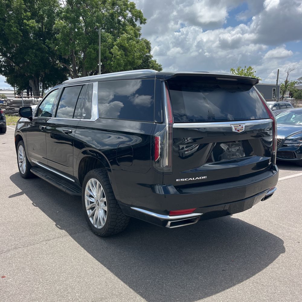 2023 Cadillac Escalade ESV Luxury