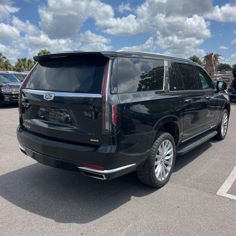 2023 Cadillac Escalade ESV Luxury