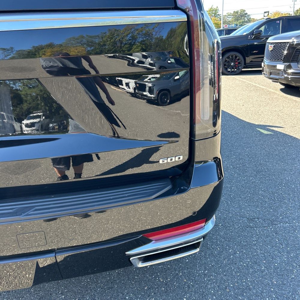 2022 Cadillac Escalade ESV Premium Luxury