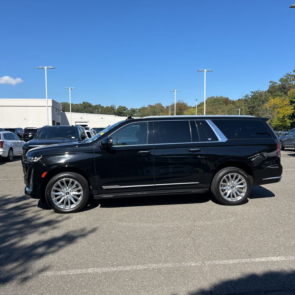 2022 Cadillac Escalade ESV Premium Luxury