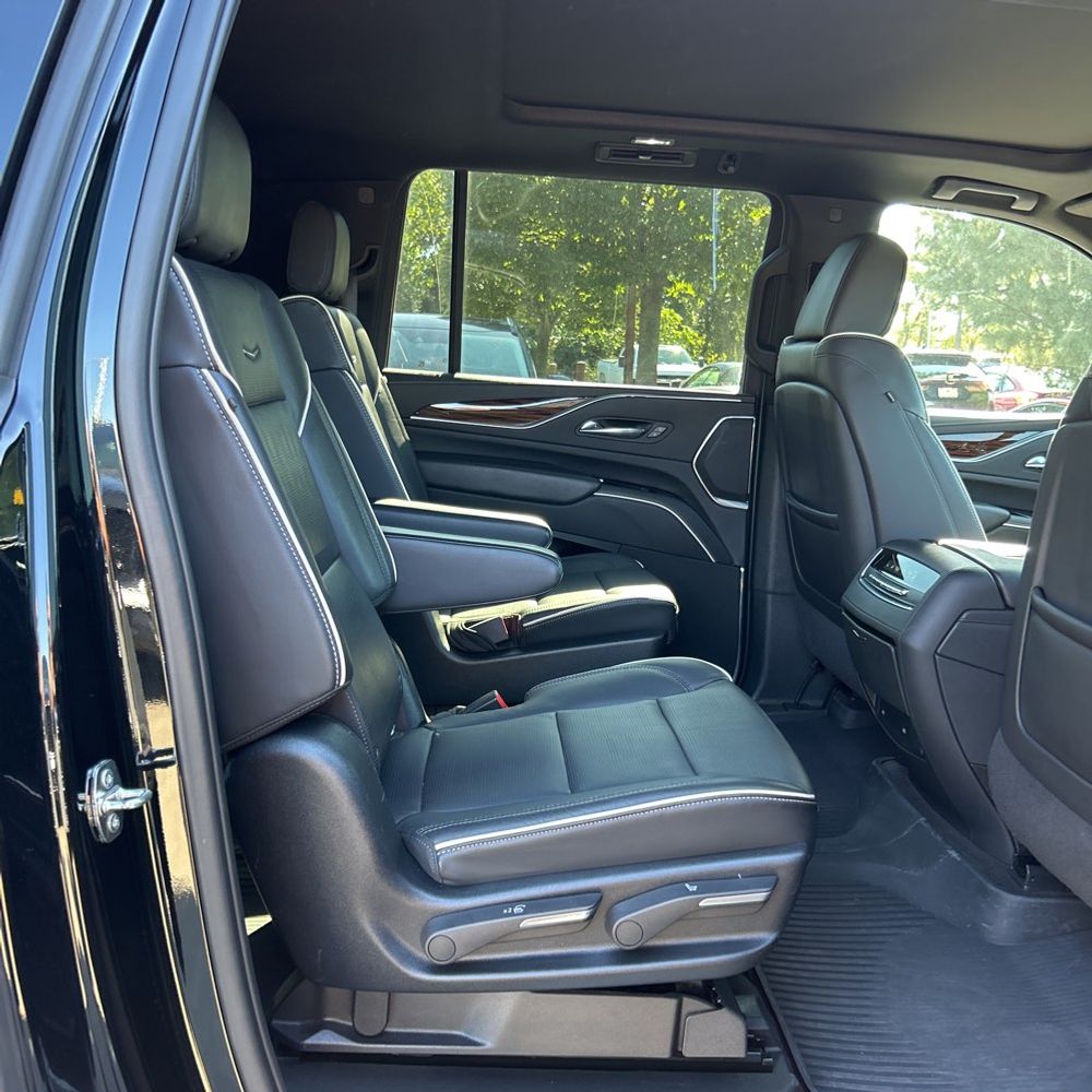2022 Cadillac Escalade ESV Premium Luxury