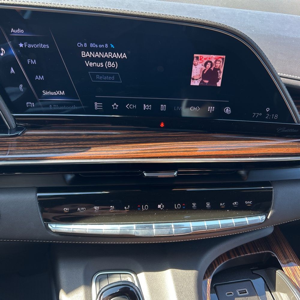 2022 Cadillac Escalade ESV Premium Luxury