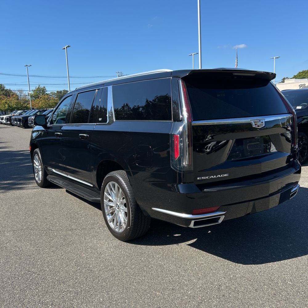 2022 Cadillac Escalade ESV Premium Luxury