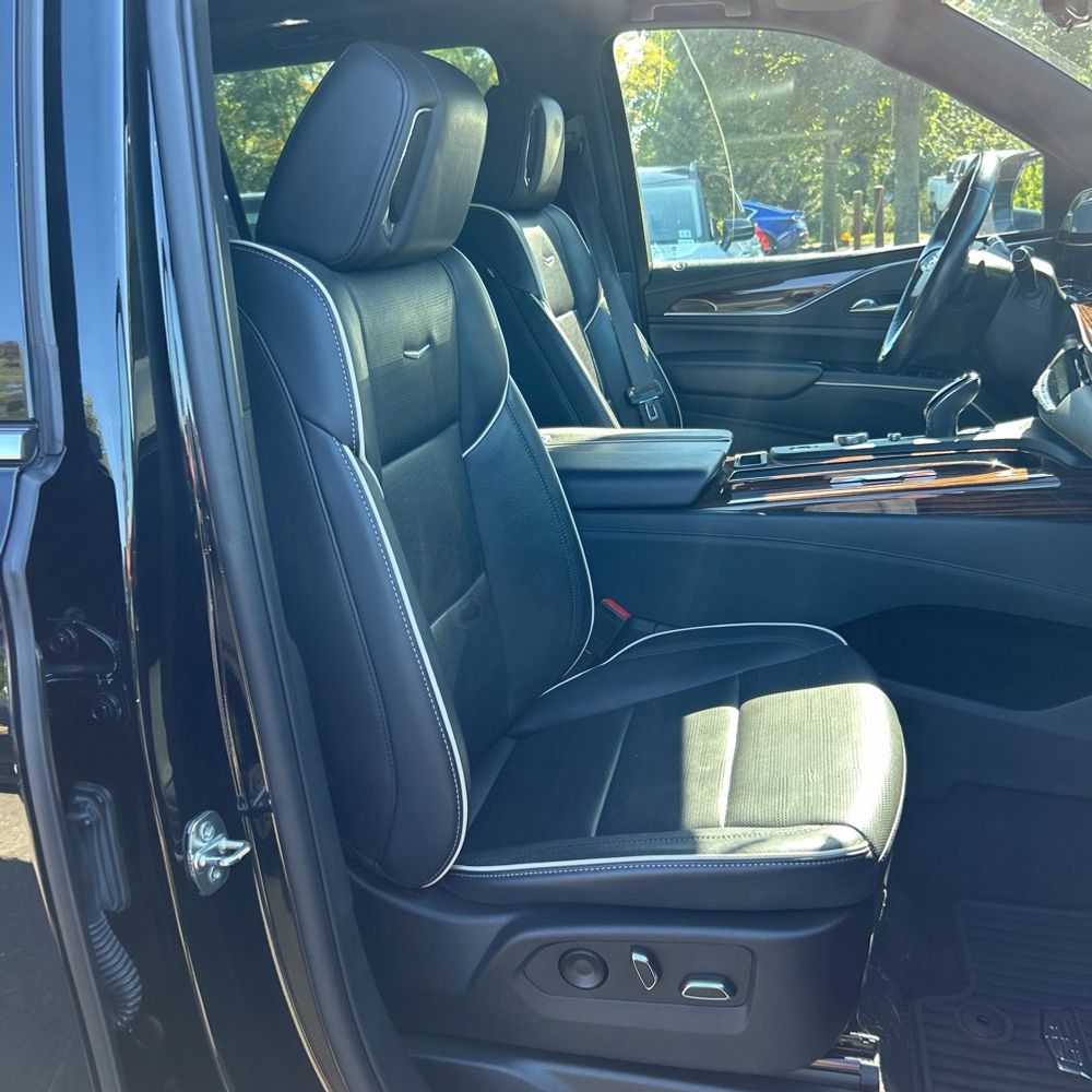 2022 Cadillac Escalade ESV Premium Luxury