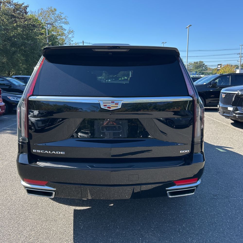 2022 Cadillac Escalade ESV Premium Luxury