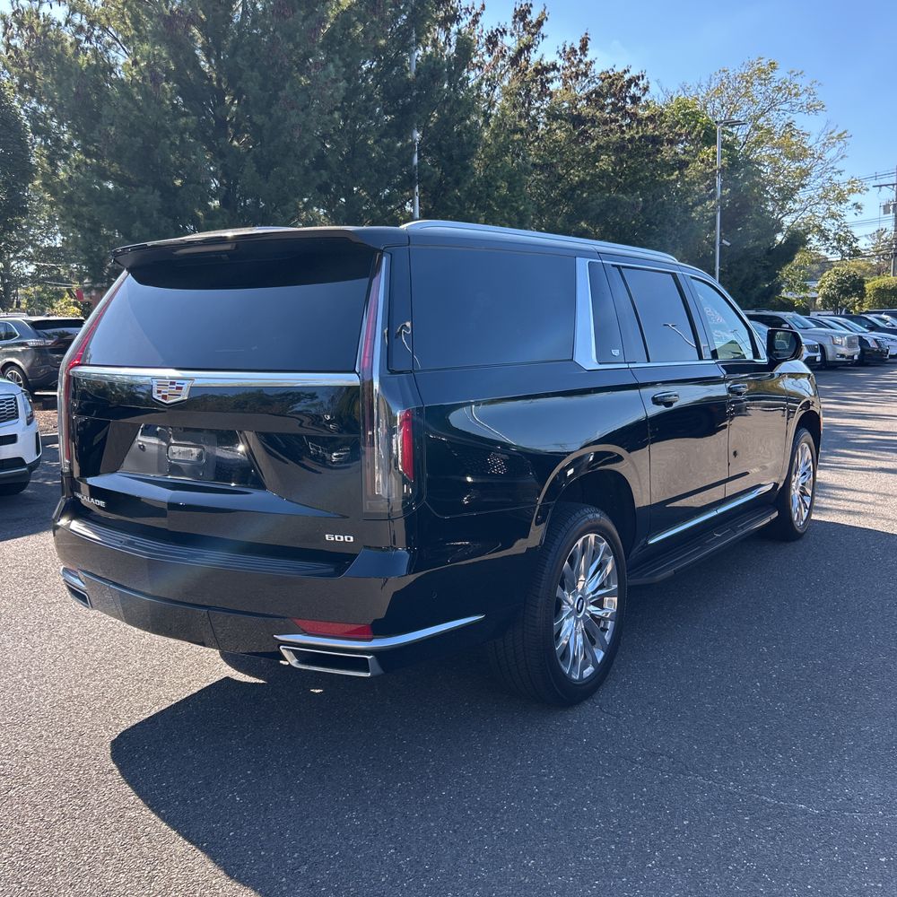 2022 Cadillac Escalade ESV Premium Luxury