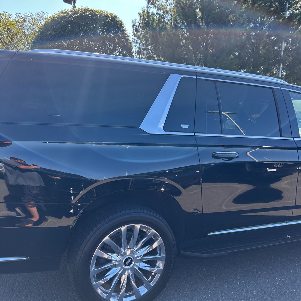 2022 Cadillac Escalade ESV Premium Luxury