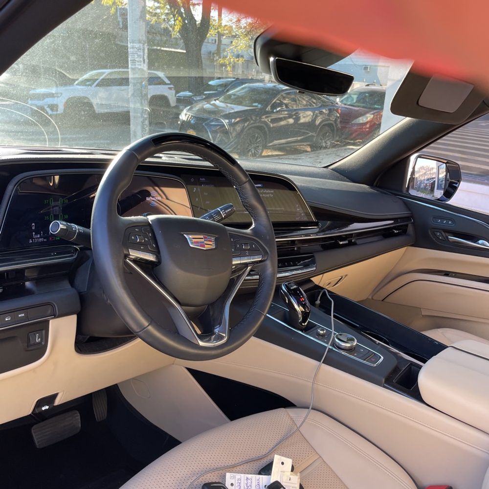 2024 Cadillac Escalade ESV Premium Luxury