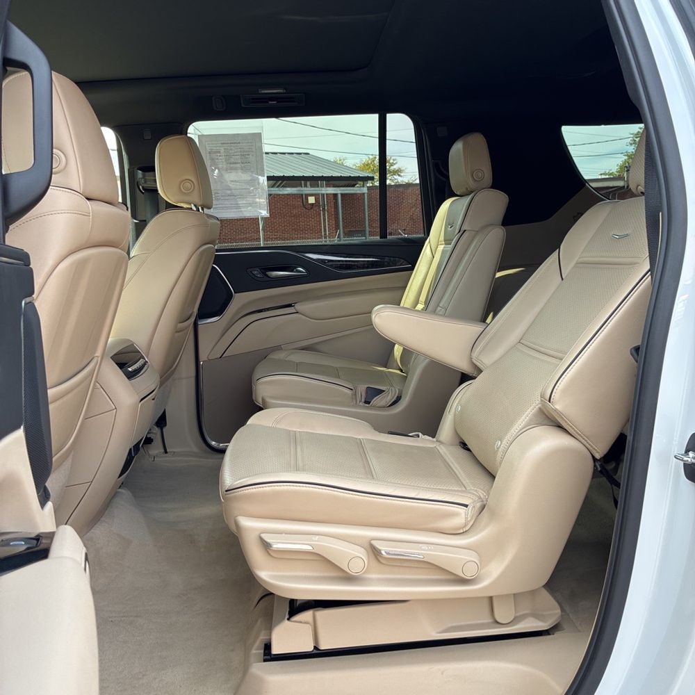 2023 Cadillac Escalade ESV Premium Luxury