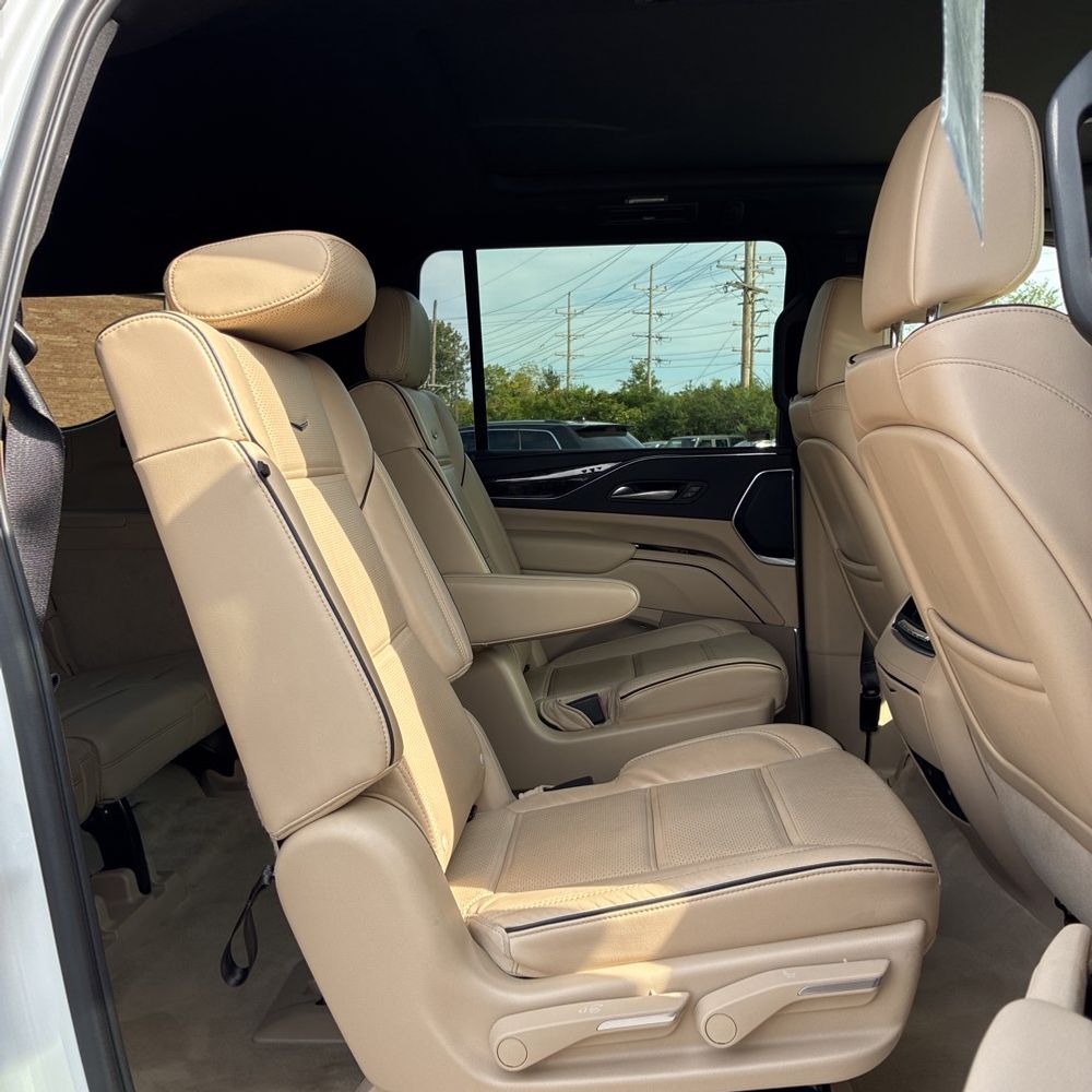 2023 Cadillac Escalade ESV Premium Luxury