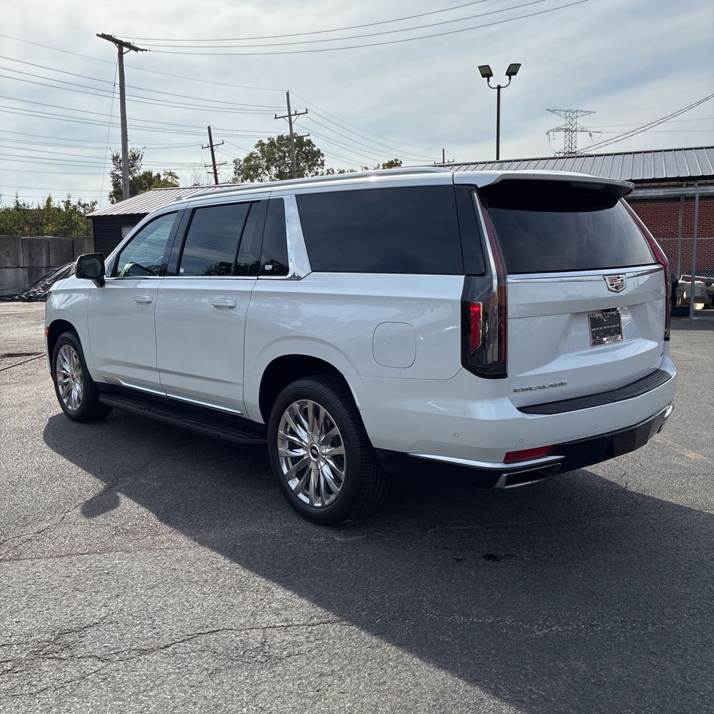 2023 Cadillac Escalade ESV Premium Luxury