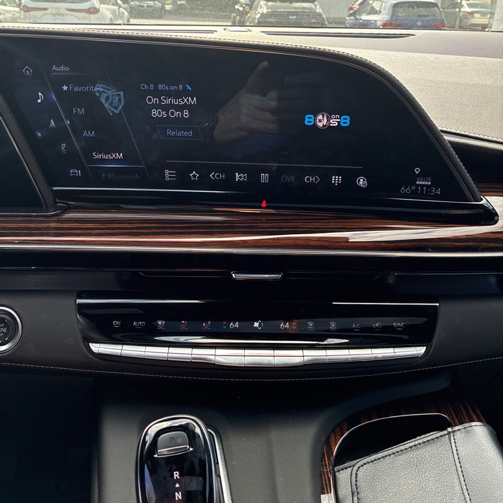 2024 Cadillac Escalade ESV Premium Luxury