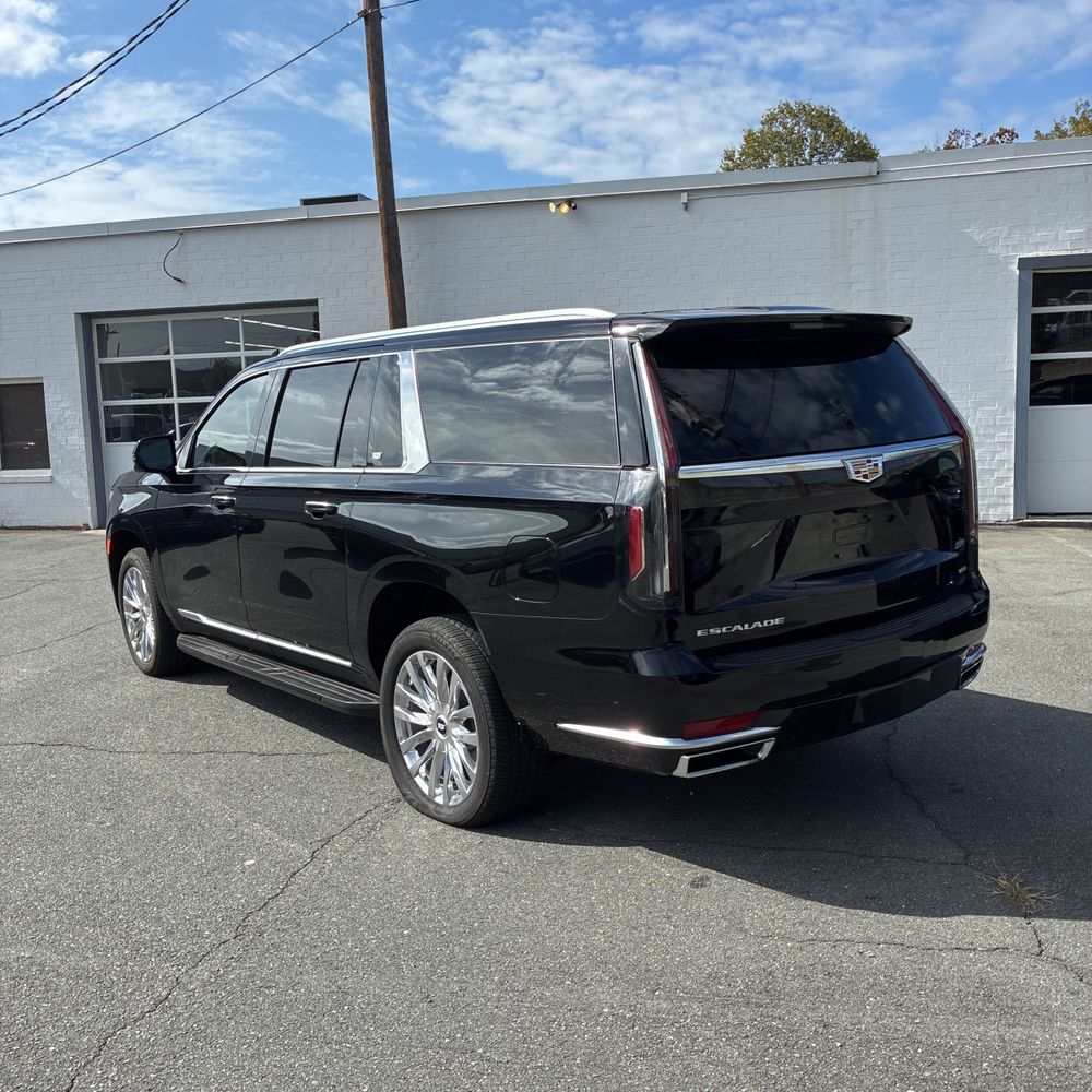 2024 Cadillac Escalade ESV Premium Luxury