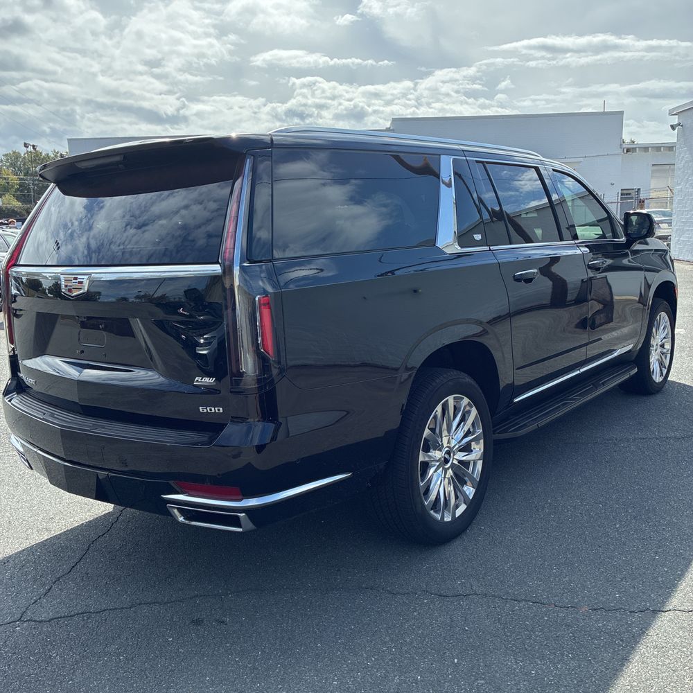 2024 Cadillac Escalade ESV Premium Luxury