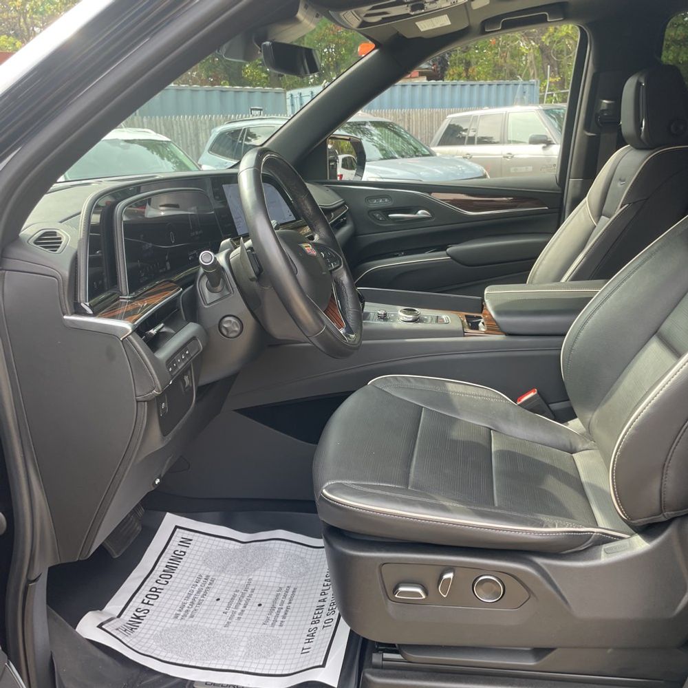 2023 Cadillac Escalade ESV Premium Luxury