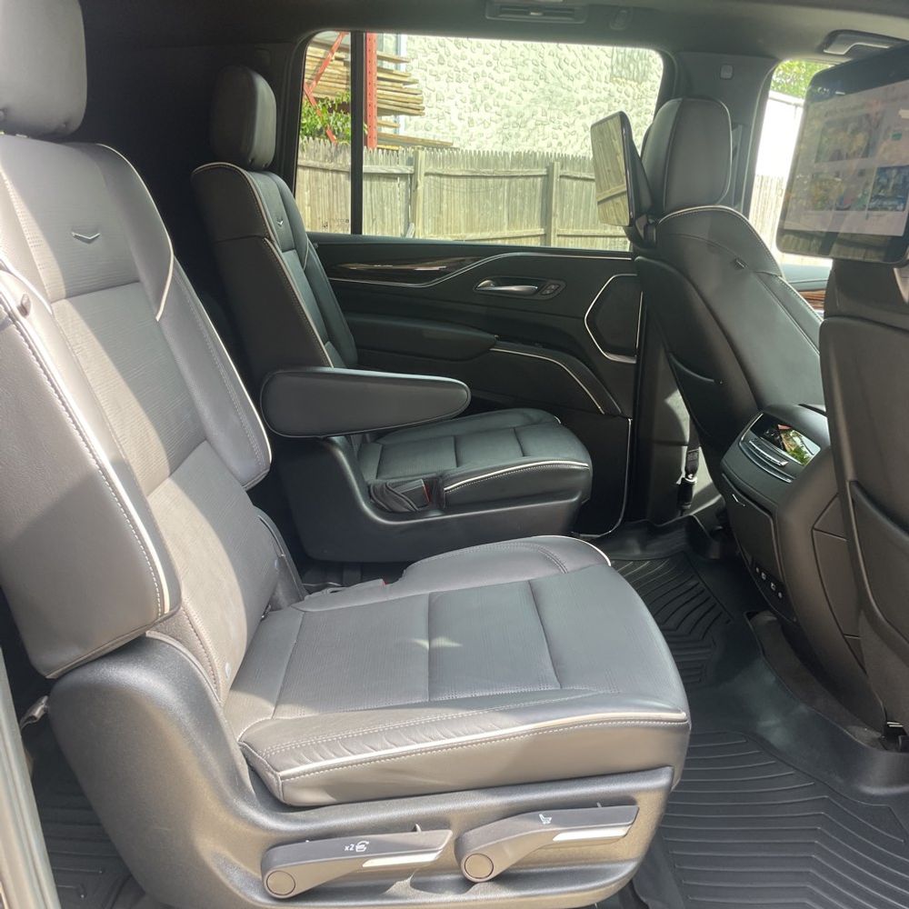 2023 Cadillac Escalade ESV Premium Luxury