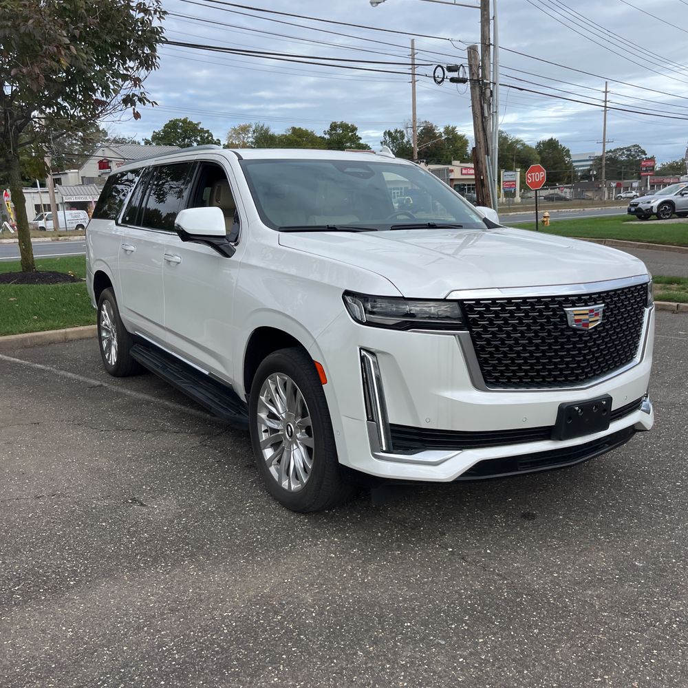 2022 Cadillac Escalade ESV Premium Luxury