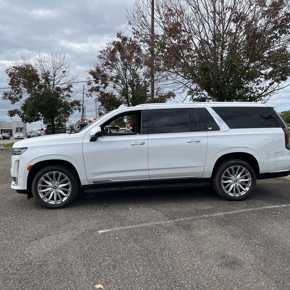 2022 Cadillac Escalade ESV Premium Luxury