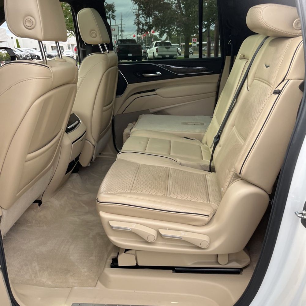 2022 Cadillac Escalade ESV Premium Luxury