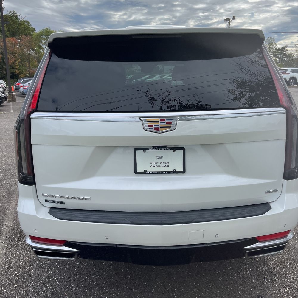2022 Cadillac Escalade ESV Premium Luxury