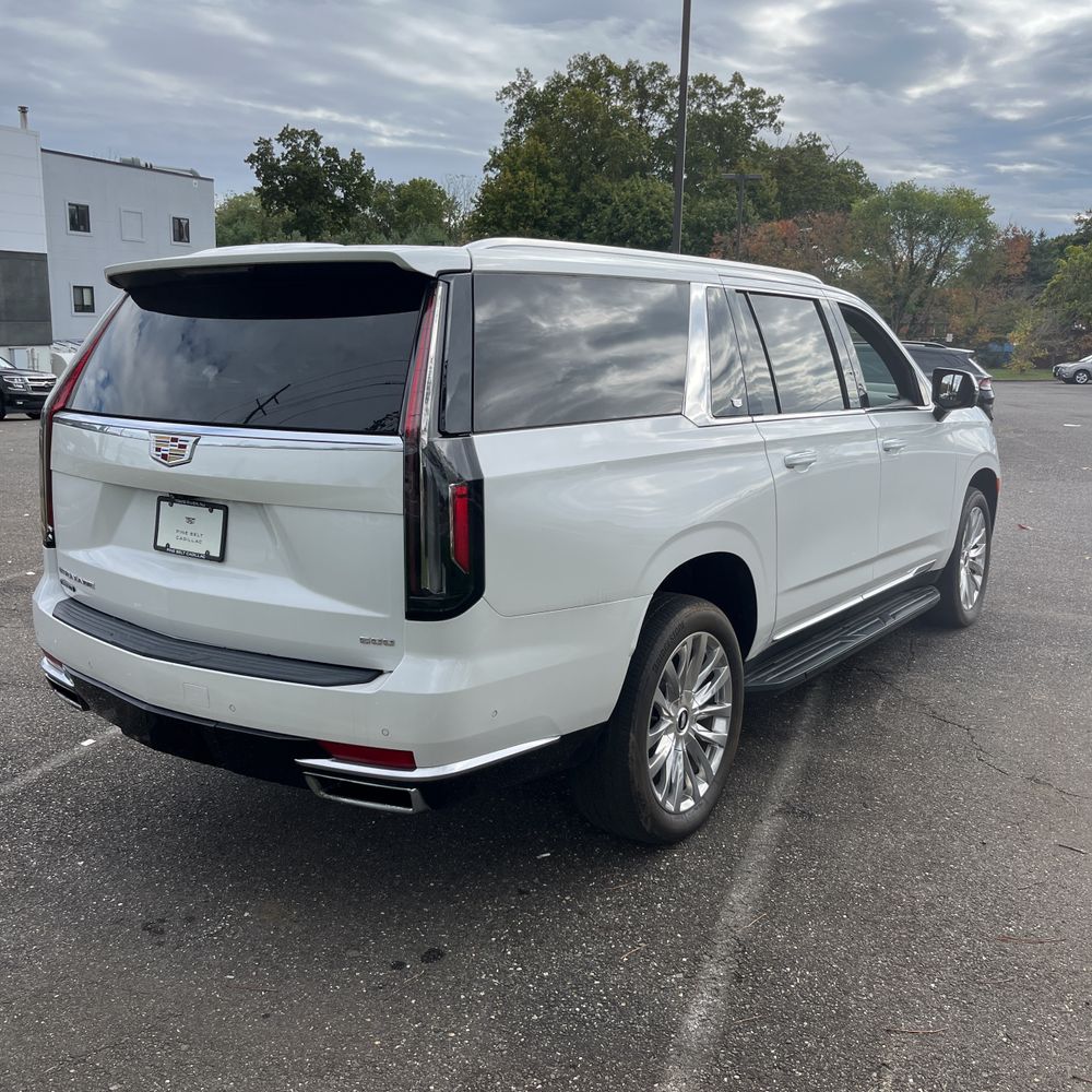 2022 Cadillac Escalade ESV Premium Luxury