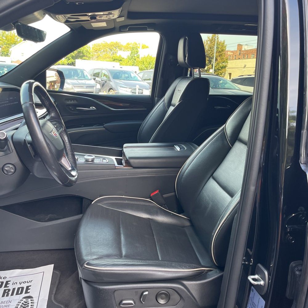 2022 Cadillac Escalade ESV Premium Luxury