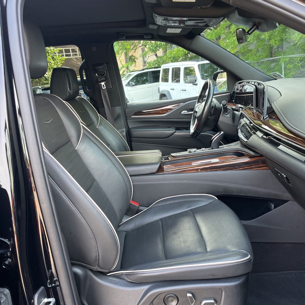 2022 Cadillac Escalade ESV Premium Luxury