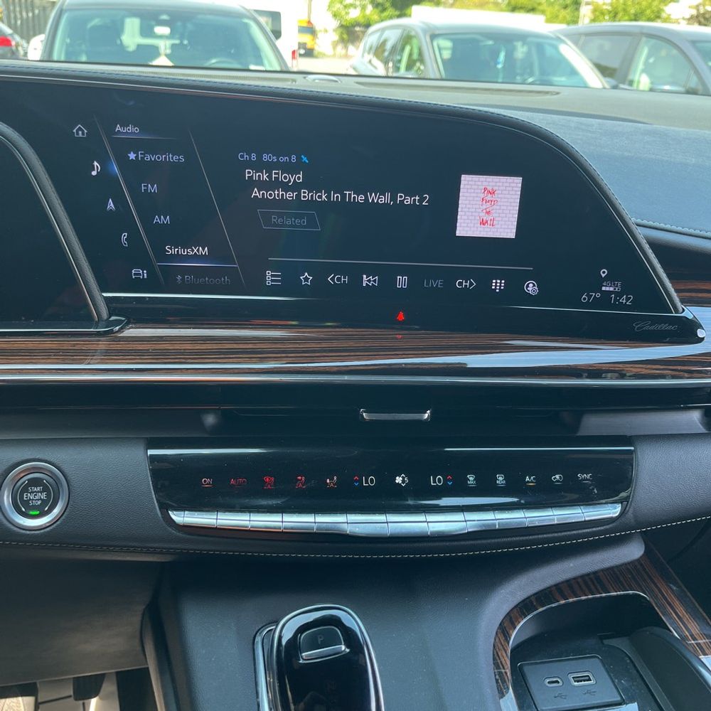 2022 Cadillac Escalade ESV Premium Luxury
