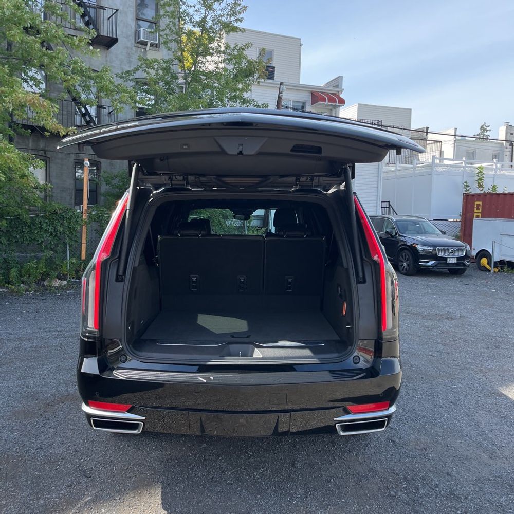 2022 Cadillac Escalade ESV Premium Luxury