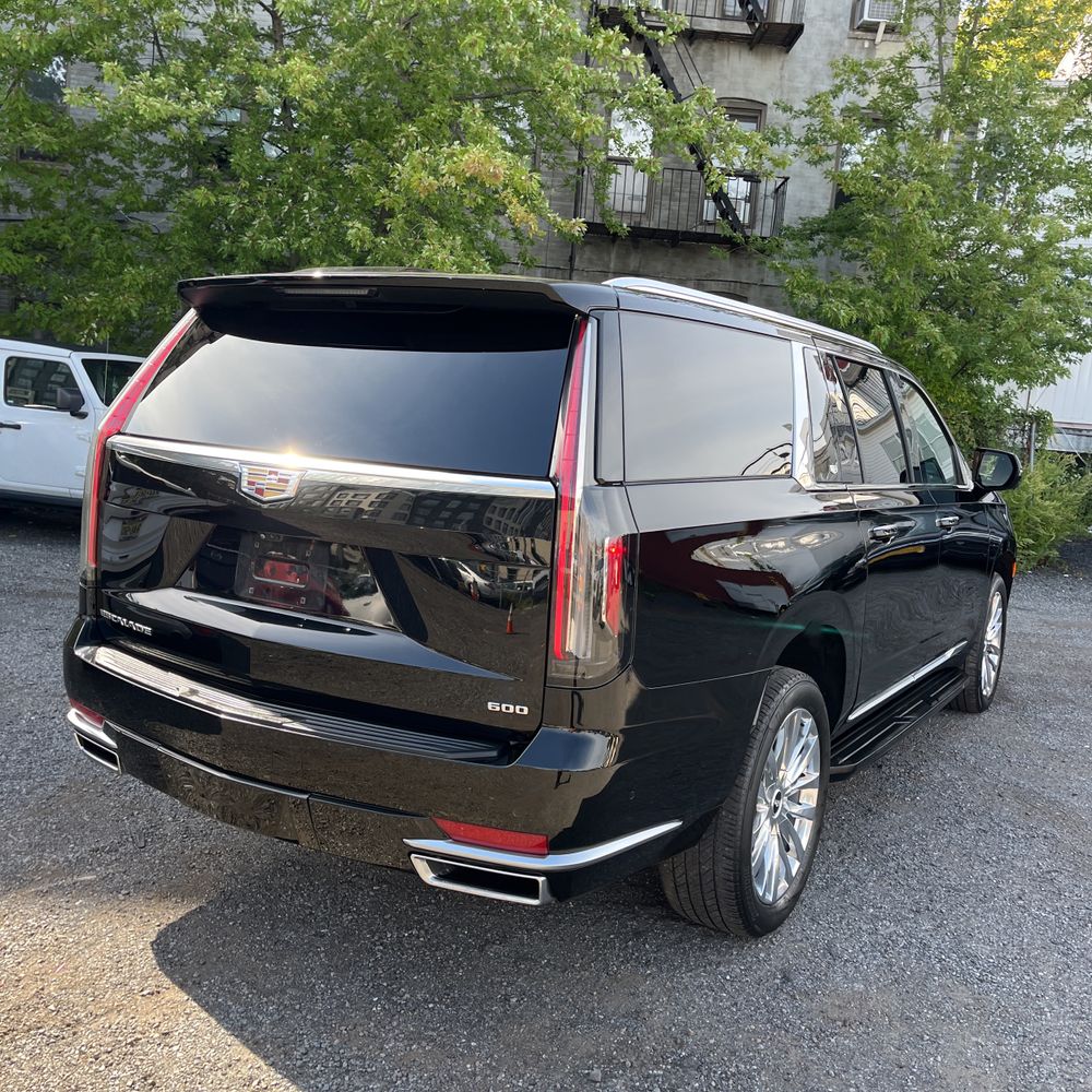 2022 Cadillac Escalade ESV Premium Luxury