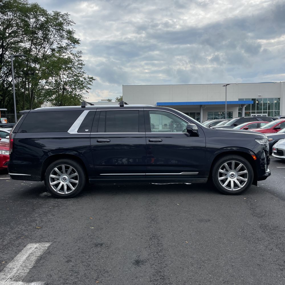 2023 Cadillac Escalade ESV Premium Luxury Platinum