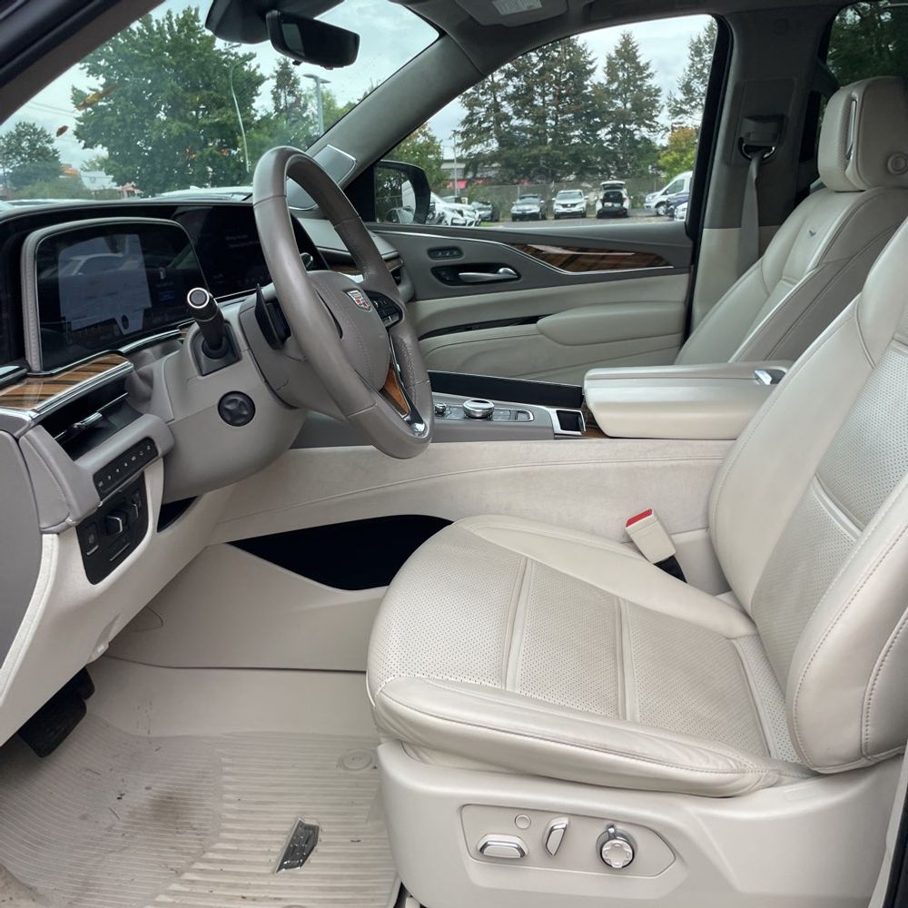 2023 Cadillac Escalade ESV Premium Luxury Platinum