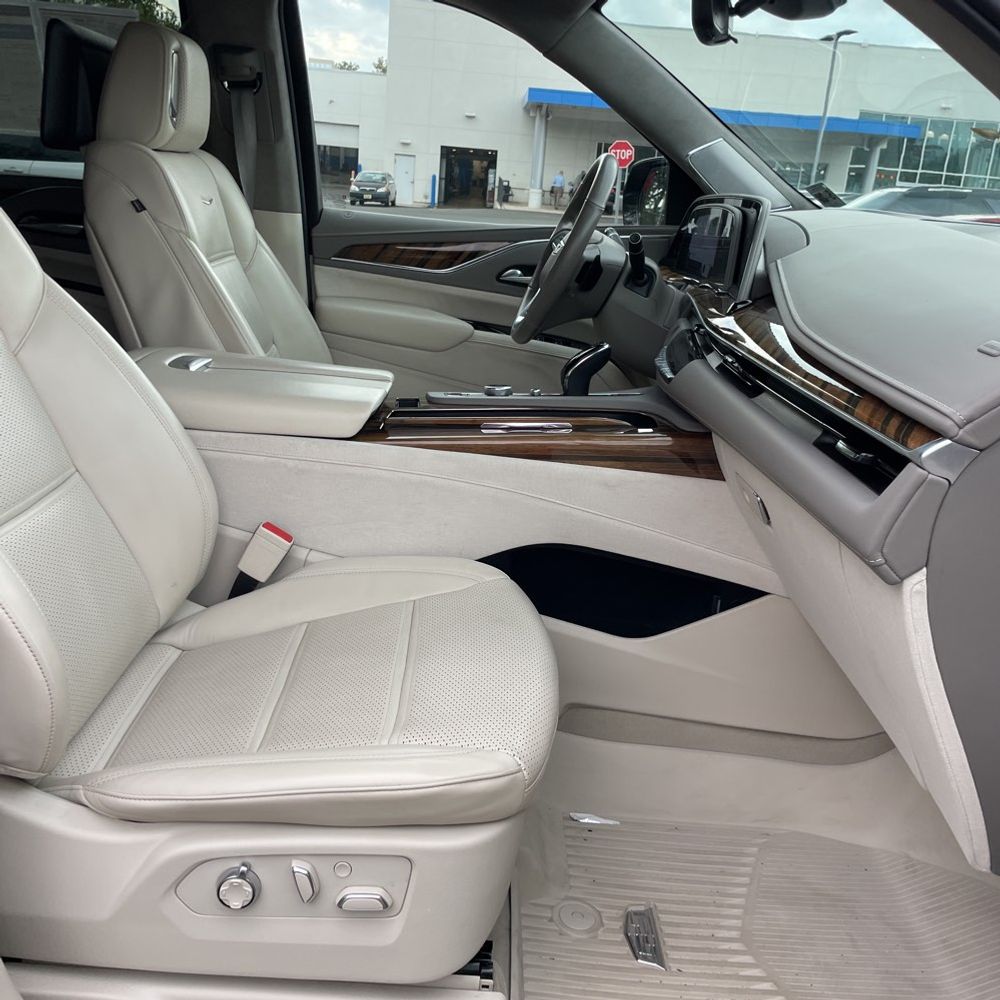2023 Cadillac Escalade ESV Premium Luxury Platinum