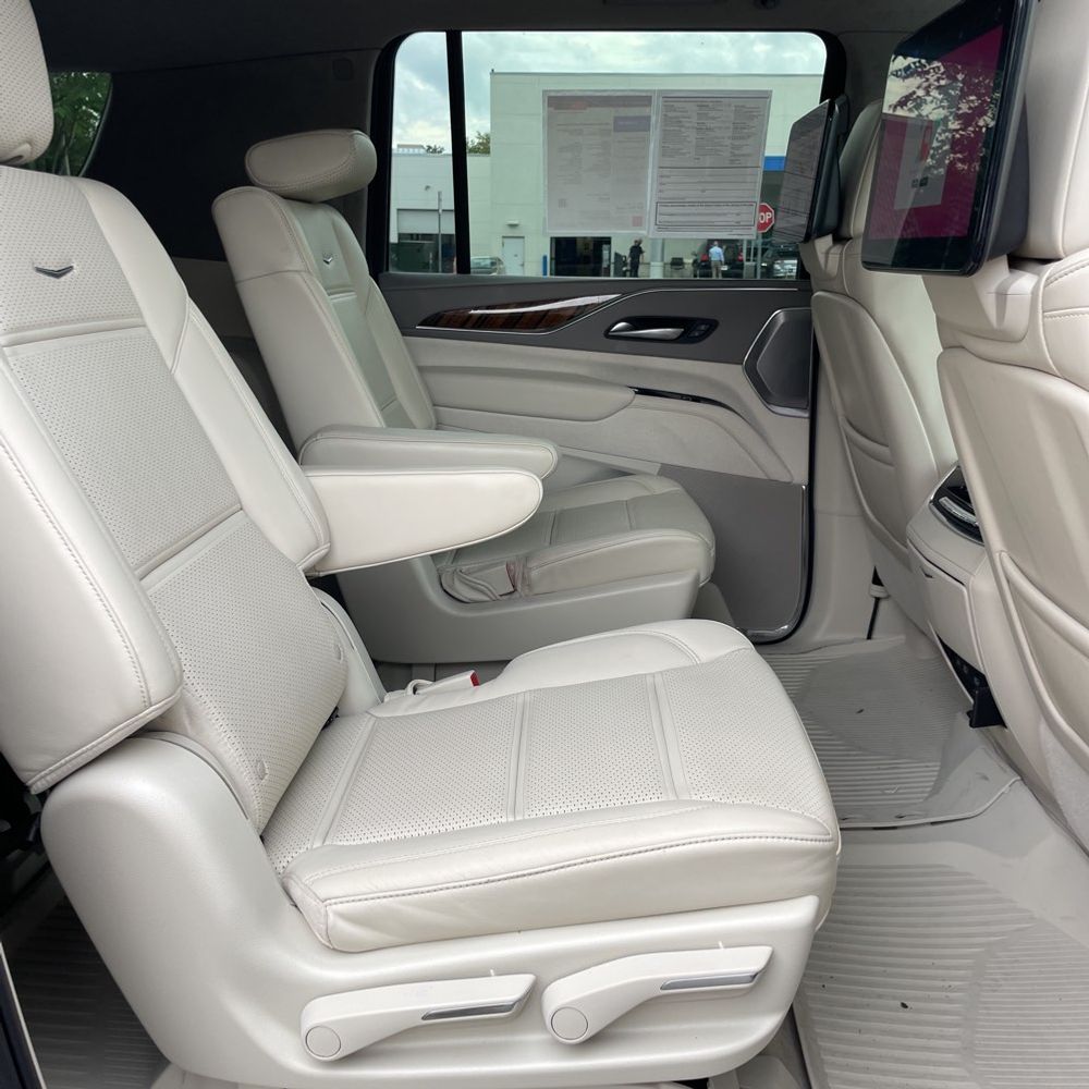 2023 Cadillac Escalade ESV Premium Luxury Platinum