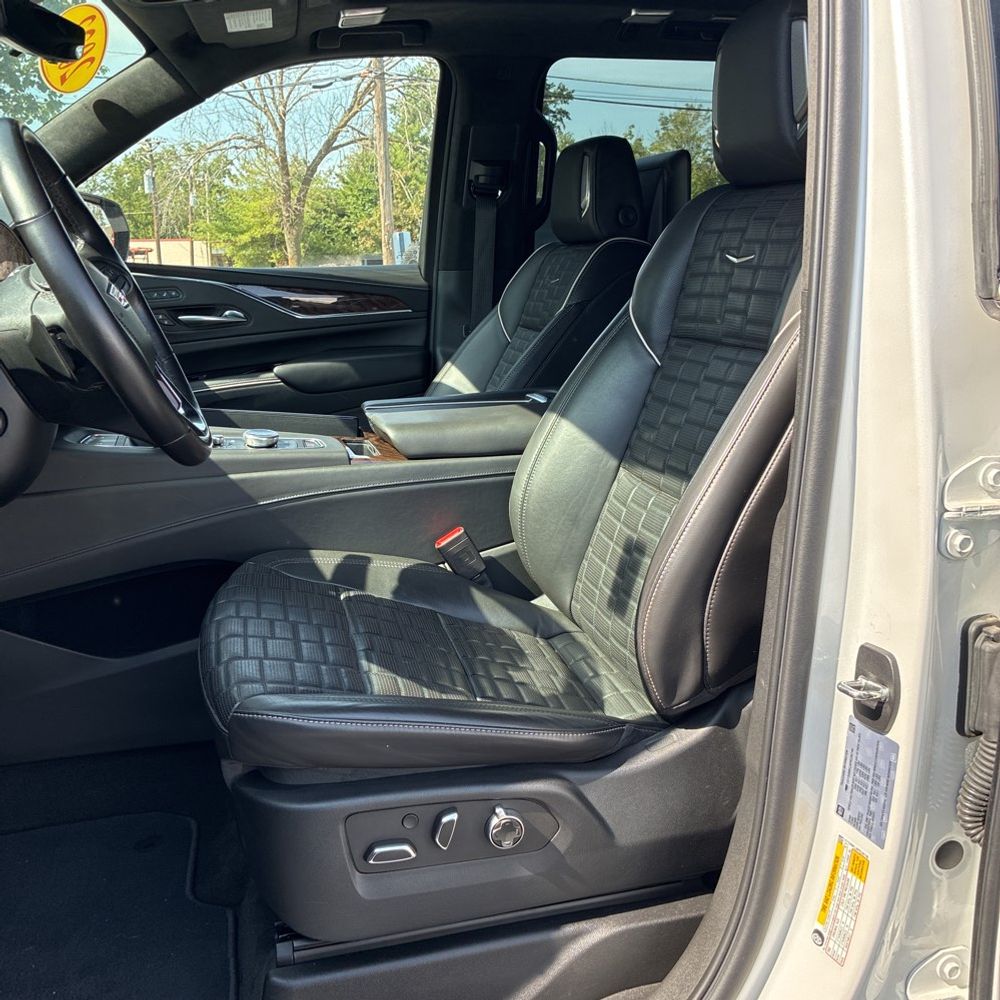 2023 Cadillac Escalade ESV Premium Luxury Platinum