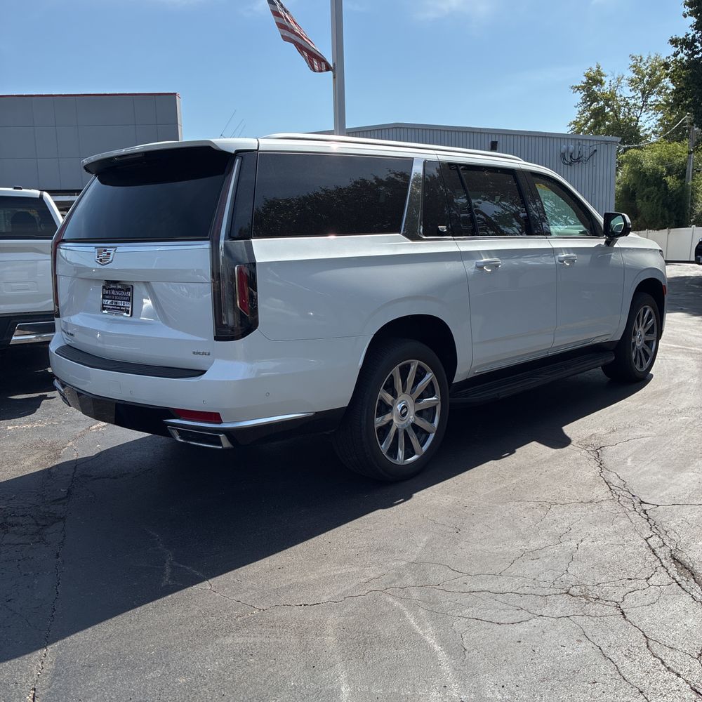 2023 Cadillac Escalade ESV Premium Luxury Platinum