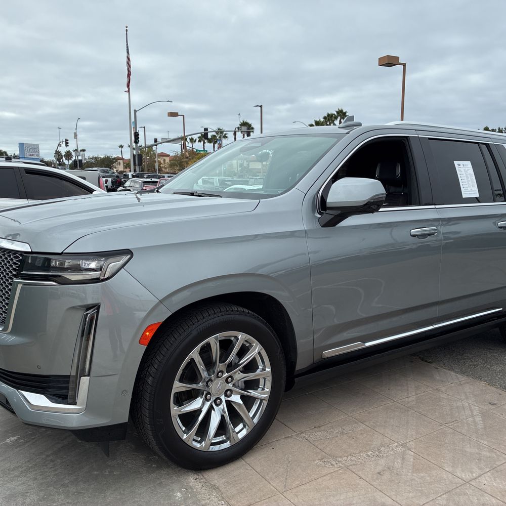 2023 Cadillac Escalade ESV Premium Luxury Platinum