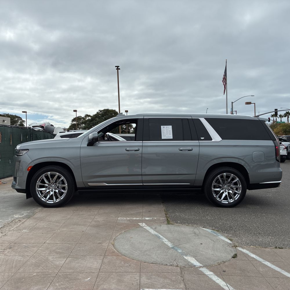 2023 Cadillac Escalade ESV Premium Luxury Platinum