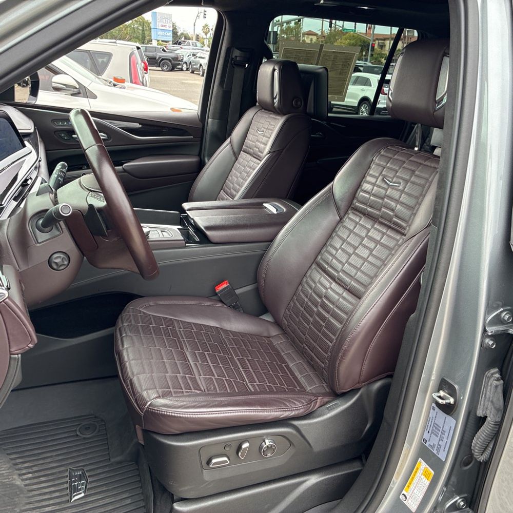2023 Cadillac Escalade ESV Premium Luxury Platinum