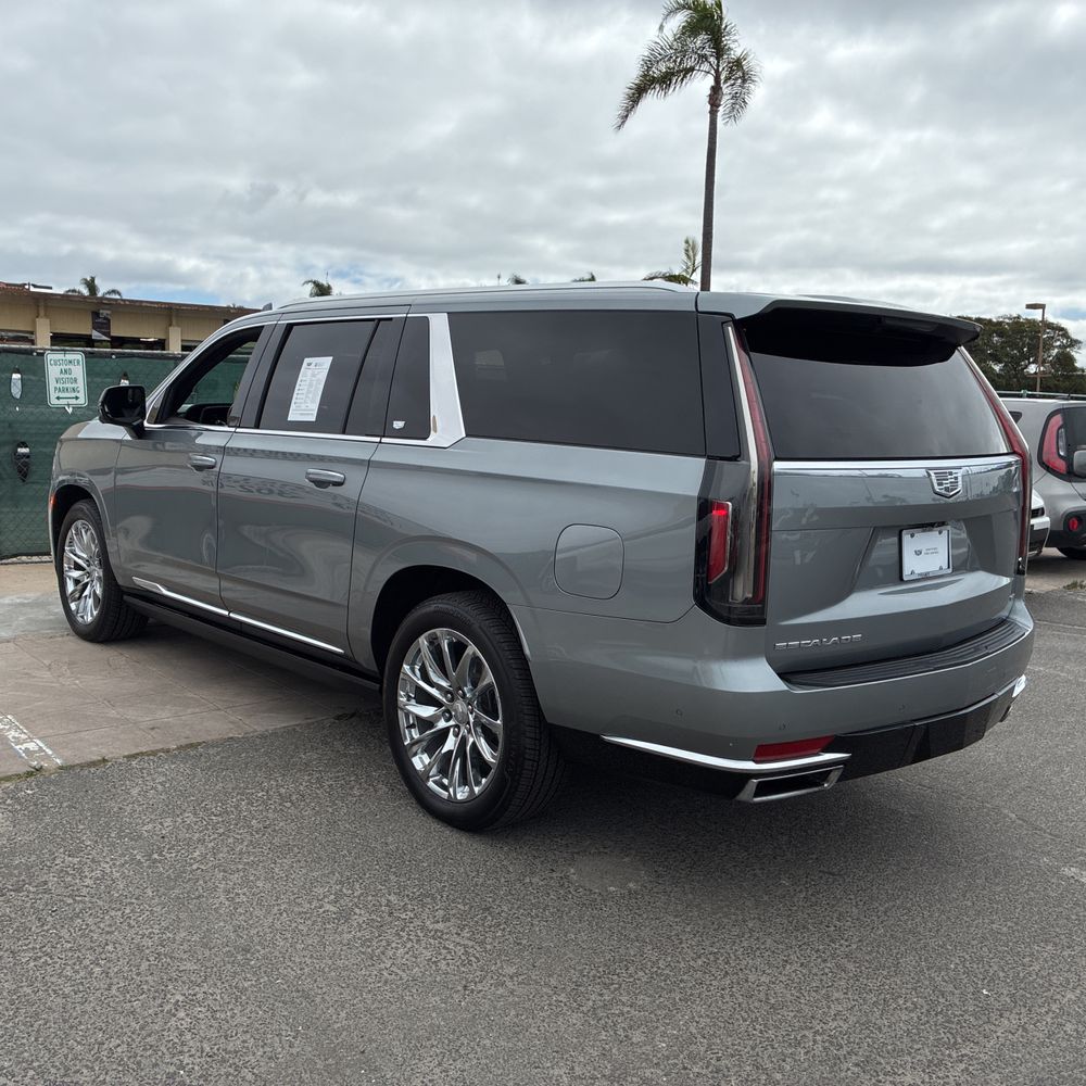 2023 Cadillac Escalade ESV Premium Luxury Platinum